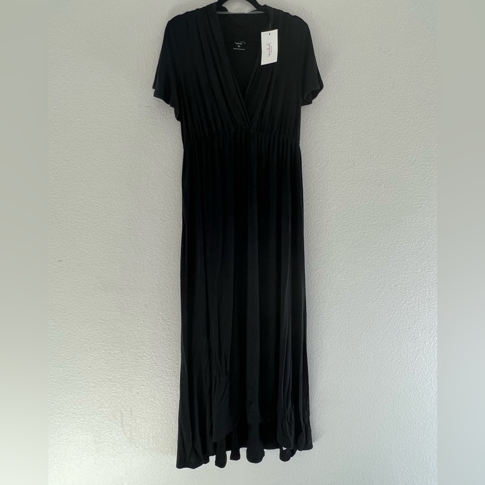 Black dress, XL, baby bump friendly or not, never worn still with tags